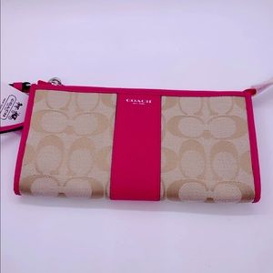 Coach Wristlet Light Khaki/Pink Ruby